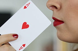 Herz Ass Spielkarte und Damenlippen