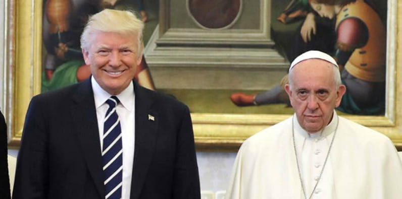 Der Papst sieht während eines Treffens mit Donald Trump niedergeschlagen aus