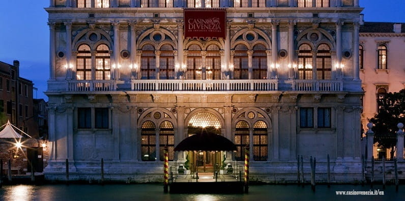 Casino Di Venezia bei Nacht