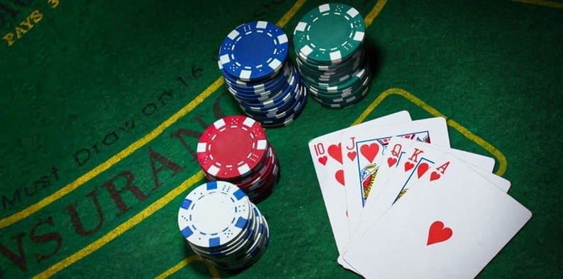 Lerne die grundlegenden Poker Regeln